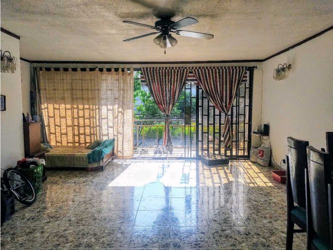Casa de 8 alcobas en venta en Troncal, Cali, 250 m² · foto 3 de 10