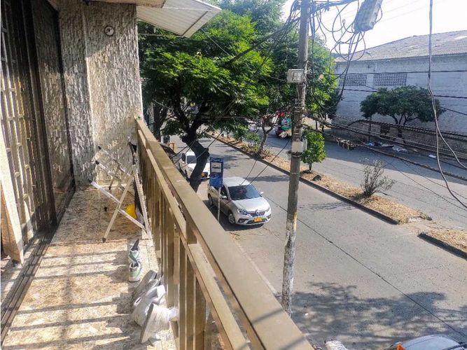 Casa de 8 alcobas en venta en Troncal, Cali, 250 m² · foto 4 de 10