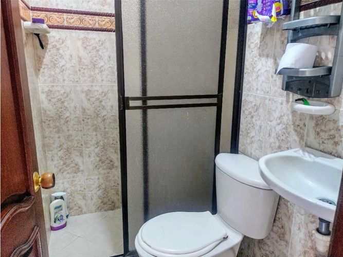 Casa de 8 alcobas en venta en Troncal, Cali, 250 m² · foto 6 de 10