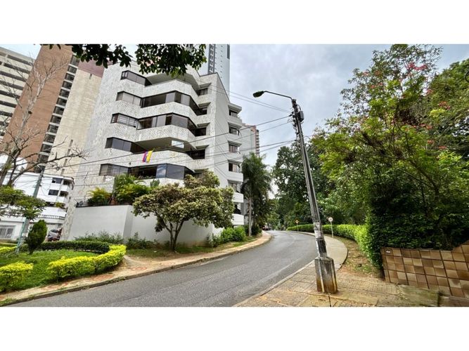 Apartamento de 4 alcobas en venta en Cabecera Del Llano, Bucaramanga, 235 m² · foto 3 de 24