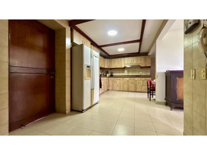 Apartamento de 4 alcobas en venta en Cabecera Del Llano, Bucaramanga, 235 m² · foto 4 de 24