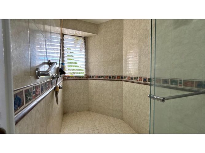 Apartamento de 4 alcobas en venta en Cabecera Del Llano, Bucaramanga, 235 m² · foto 15 de 24