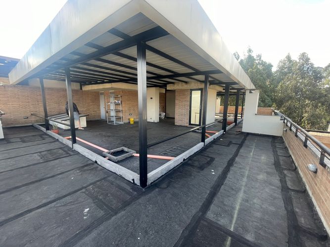 Apartamento de 3 alcobas en venta en Cerros De Suba, Bogotá, 245 m² · foto 2 de 12