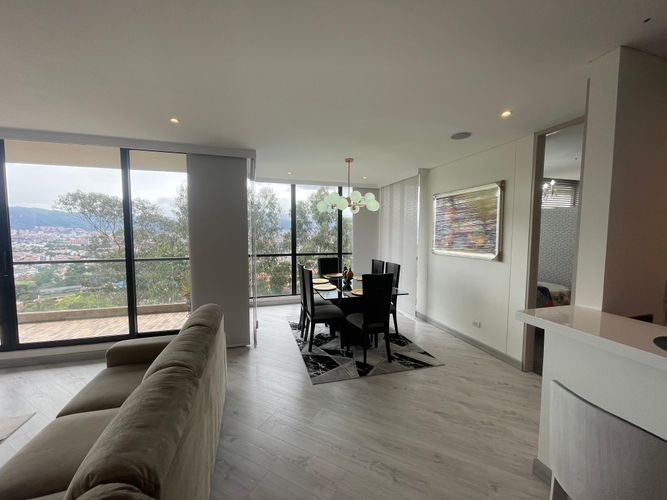 Apartamento de 3 alcobas en venta en Cerros De Suba, Bogotá, 245 m² · foto 10 de 12