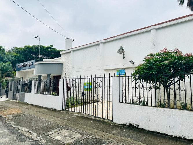 Casa de 5 alcobas en venta en El Ingenio, Cali, 400 m² · foto 2 de 24