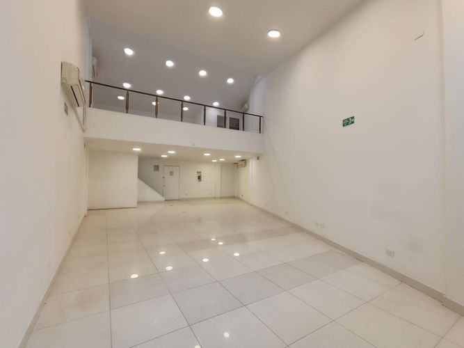 Local en arriendo en Unicentro Cali, Cali, 118 m² · foto 3 de 14
