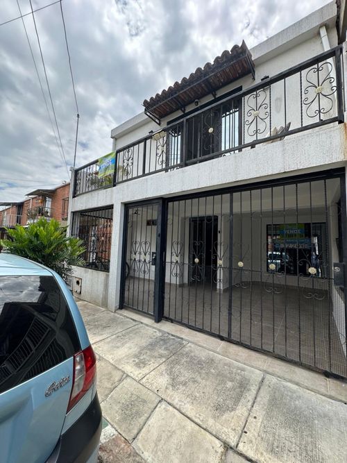 Casa de 3 alcobas en venta en Ciudad Country, Jamundí, 75 m² · foto 2 de 24