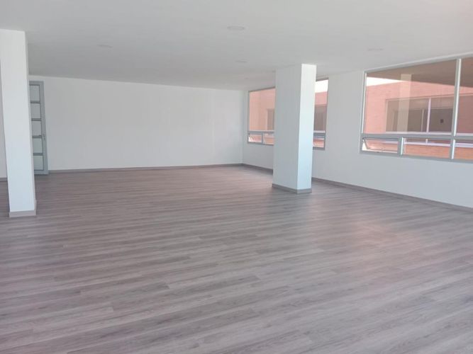 Oficina en venta en Unicentro, Tunja, 90 m² · foto 3 de 24