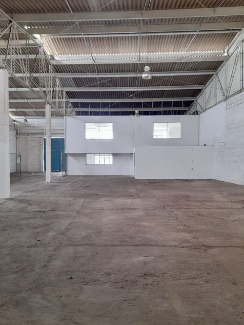Bodega en arriendo en Manzanares, Cali, 652 m² · foto 4 de 9