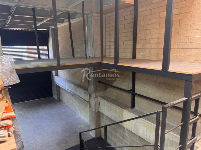Bodega en venta en Trinidad, Medellín, 322 m² · foto 10 de 24