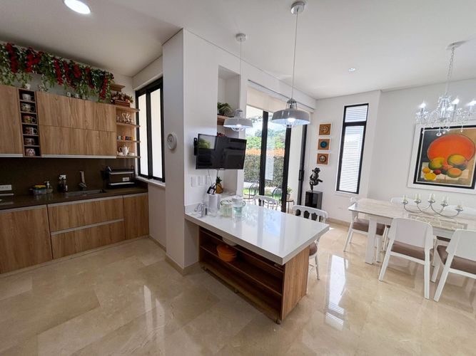 Casa de 5 alcobas en venta en Pance, Cali, 470 m² · foto 2 de 24