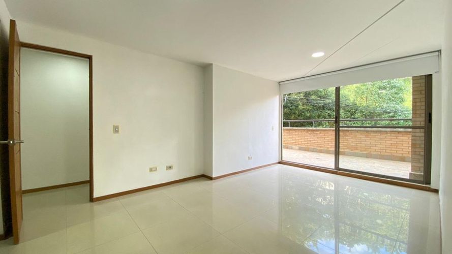 Apartamento de 3 alcobas en venta en Las Lomitas, Sabaneta, 97 m² · foto 14 de 20