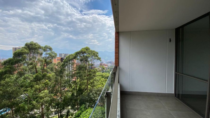 Apartamento de 2 alcobas en arriendo en El Poblado, Medellín, 100 m² · foto 6 de 18