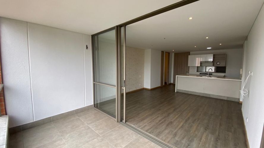 Apartamento de 2 alcobas en arriendo en El Poblado, Medellín, 100 m² · foto 7 de 18