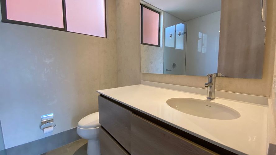 Apartamento de 2 alcobas en arriendo en El Poblado, Medellín, 100 m² · foto 14 de 18