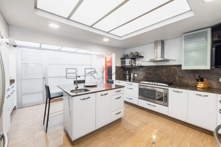 Casa de 3 alcobas en venta en Santa Barbara Alta, Bogotá, 403 m² · foto 7 de 21