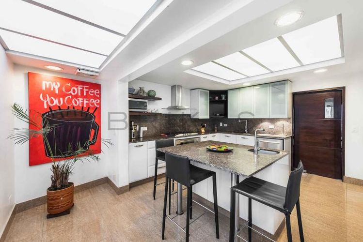 Casa de 3 alcobas en venta en Santa Barbara Alta, Bogotá, 403 m² · foto 8 de 21