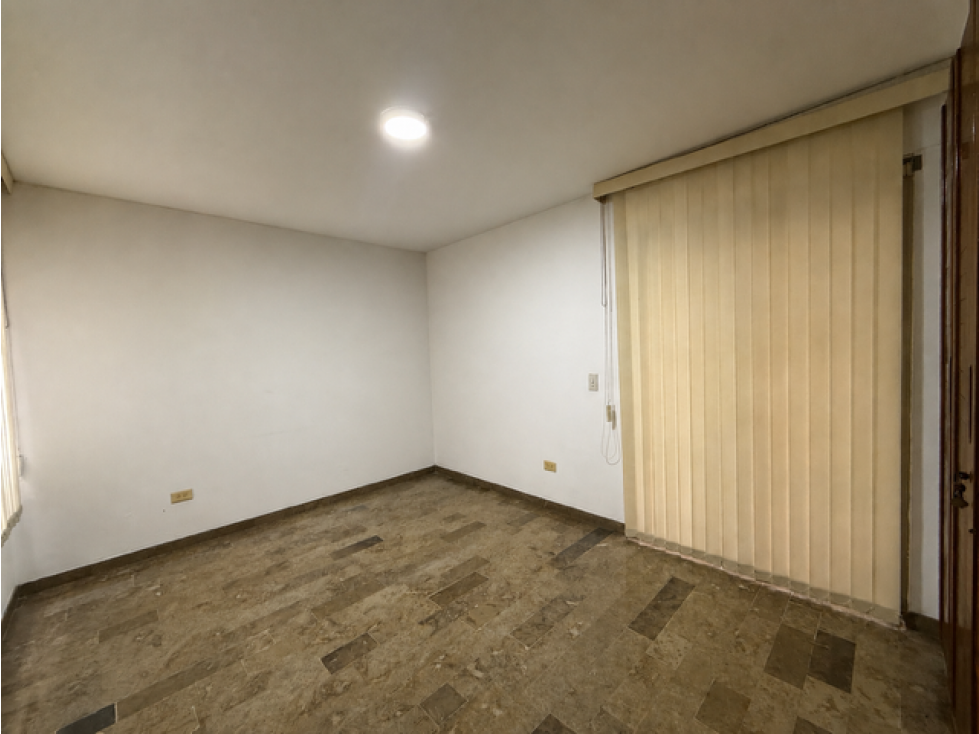 Apartamento en venta en Santa Teresita, Cali · foto 4 de 15