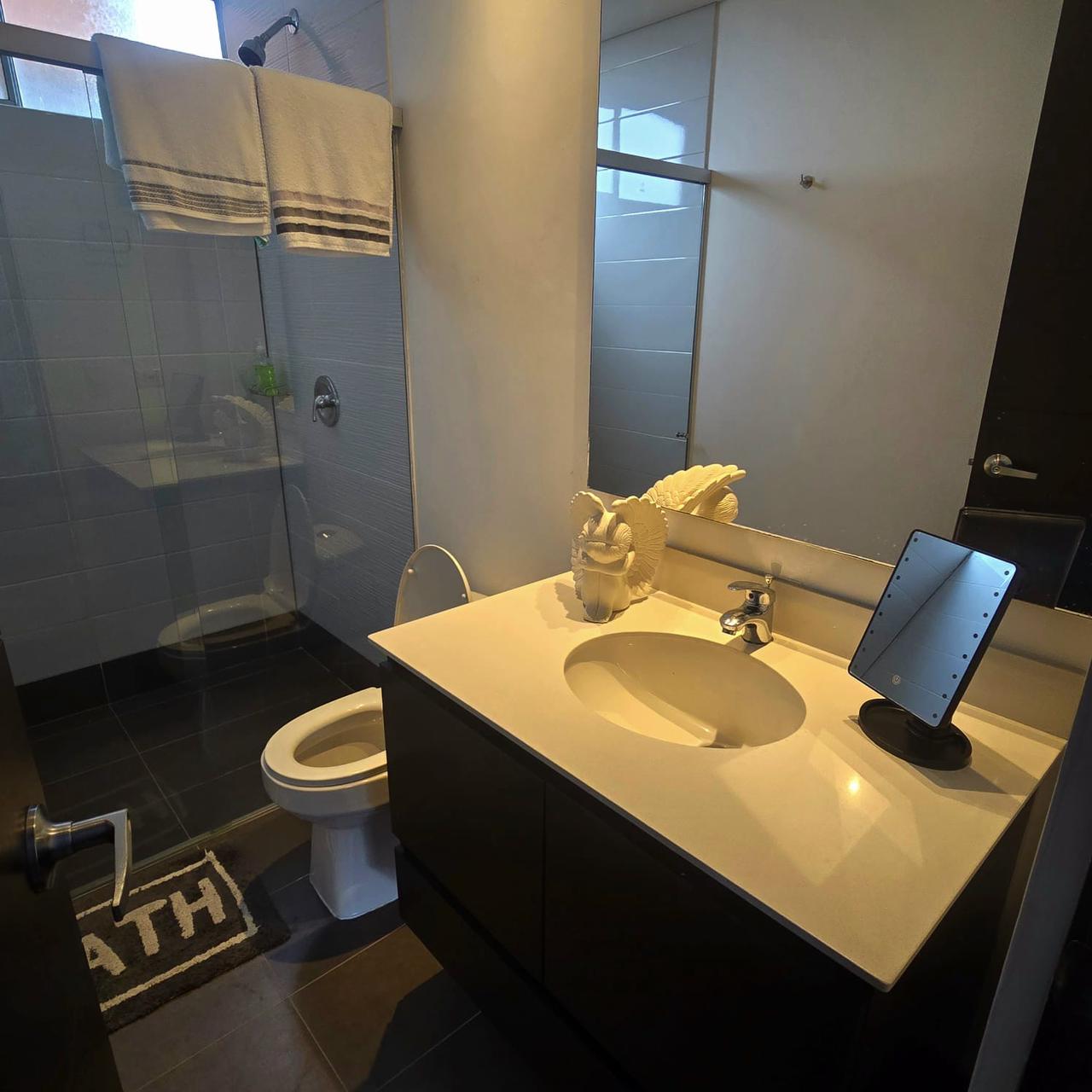 Apartamento en arriendo en Lalinde, Medellín · foto 9 de 10