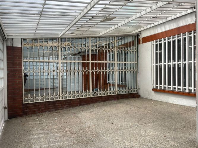 Casa de 4 alcobas en venta en Autopista Sur, Bogotá, 250 m² · foto 2 de 24