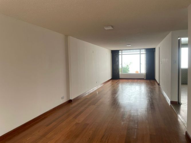 Casa de 4 alcobas en venta en Autopista Sur, Bogotá, 250 m² · foto 3 de 24