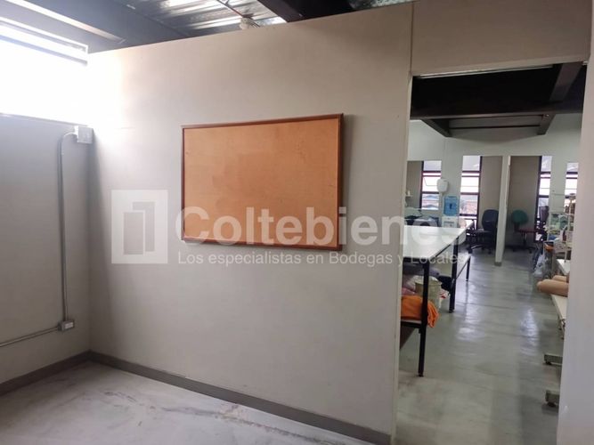 Bodega en arriendo en Campo Amor, Medellín, 90 m² · foto 4 de 11
