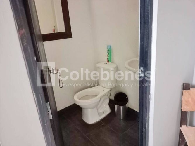 Bodega en arriendo en Campo Amor, Medellín, 90 m² · foto 10 de 11