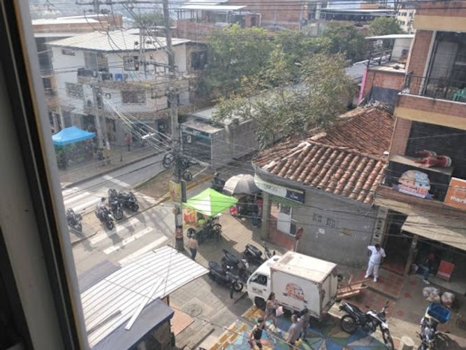 Local en arriendo en Manrique Central, Medellín, 360 m² · foto 2 de 10
