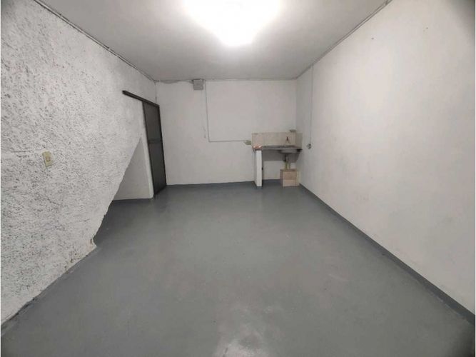Local en arriendo en Enciso, Medellín, 30 m² · foto 2 de 6