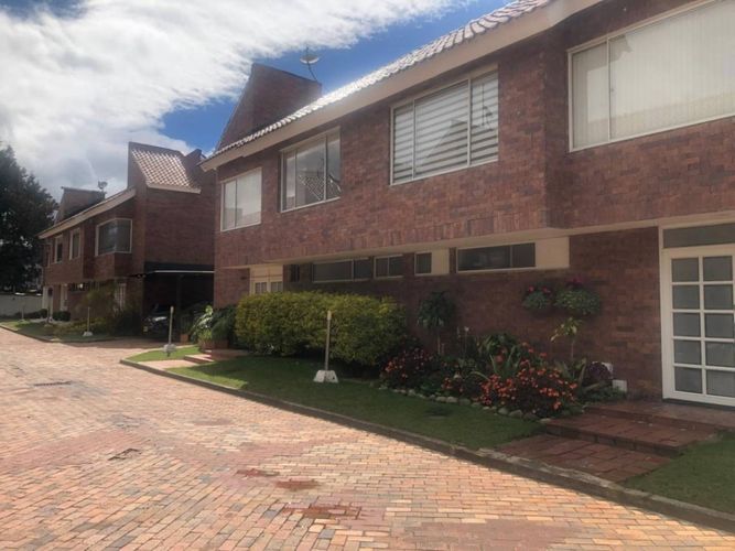 Casa de 3 alcobas en venta en San Jose De Bavaria, Bogotá, 270 m² · foto 4 de 24