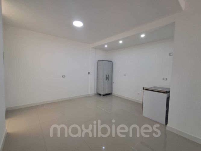 Local en arriendo en Los Colores, Medellín, 35 m² · foto 2 de 8