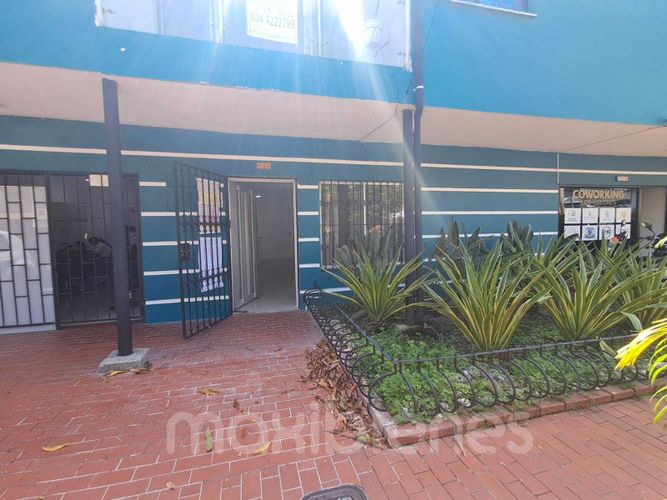 Local en arriendo en Los Colores, Medellín, 35 m² · foto 5 de 8