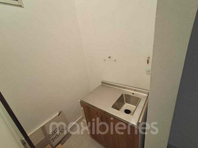 Local en arriendo en Los Colores, Medellín, 35 m² · foto 8 de 8