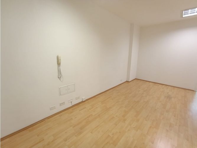 Oficina en arriendo en El Tesoro, Medellín, 33 m² · foto 2 de 12