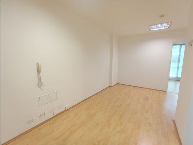 Oficina en arriendo en El Tesoro, Medellín, 33 m² · foto 5 de 12