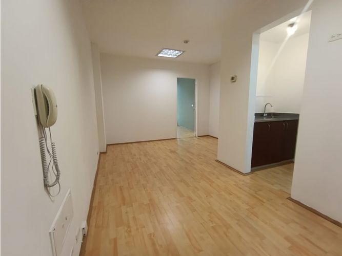 Oficina en arriendo en El Tesoro, Medellín, 33 m² · foto 6 de 12