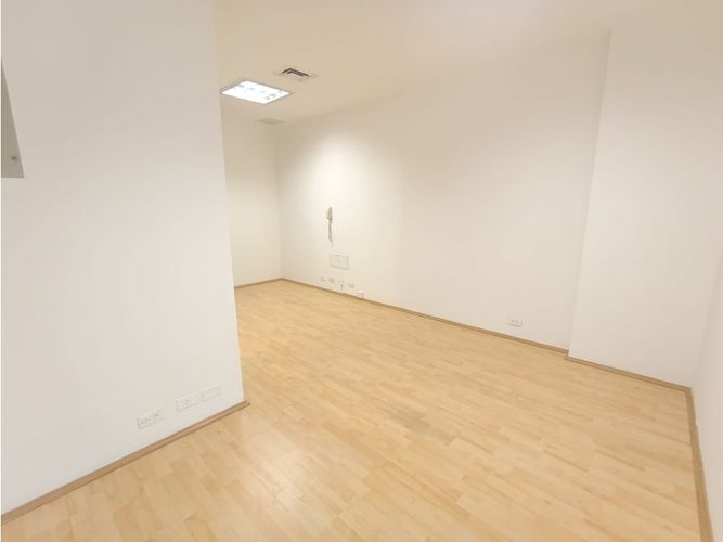 Oficina en arriendo en El Tesoro, Medellín, 33 m² · foto 9 de 12