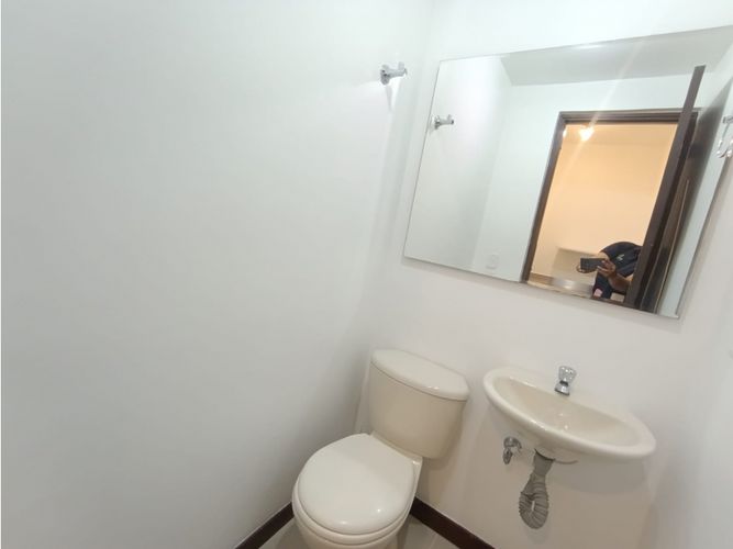 Oficina en arriendo en El Tesoro, Medellín, 33 m² · foto 12 de 12