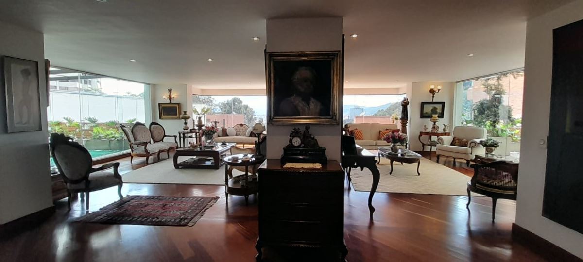 Apartamento en venta en El Refugio, Bogotá · foto 2 de 24