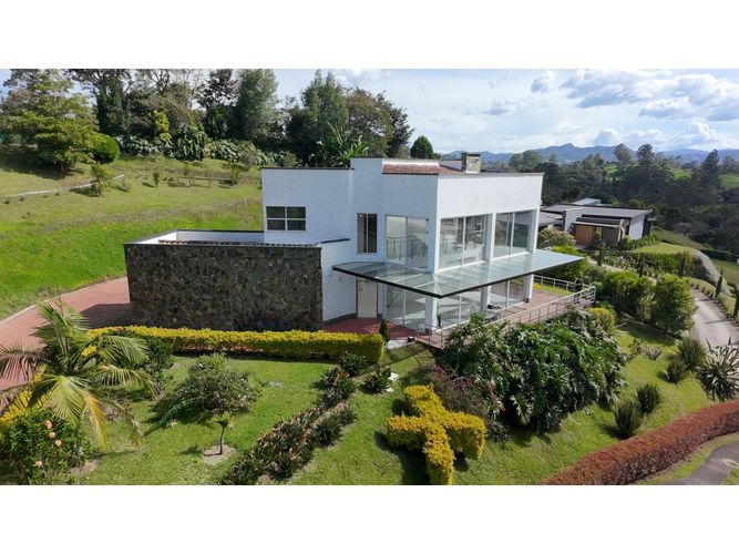 Finca en venta en San Antonio De Pereira, El Carmen de Viboral, 2920 m² · foto 2 de 24