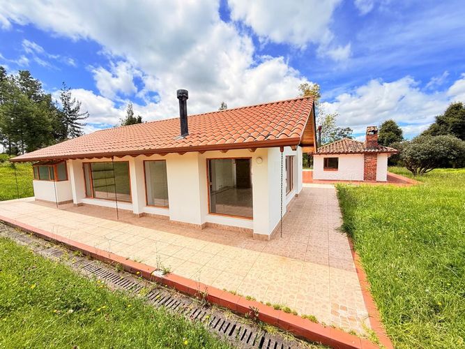 Casa de 3 alcobas en venta en Pueblo Viejo, Cota, 387 m² · foto 4 de 13