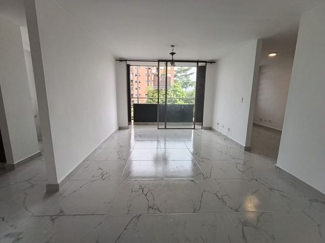Apartamento de 3 alcobas en arriendo en Gascuña, Envigado, 85 m² · foto 5 de 13
