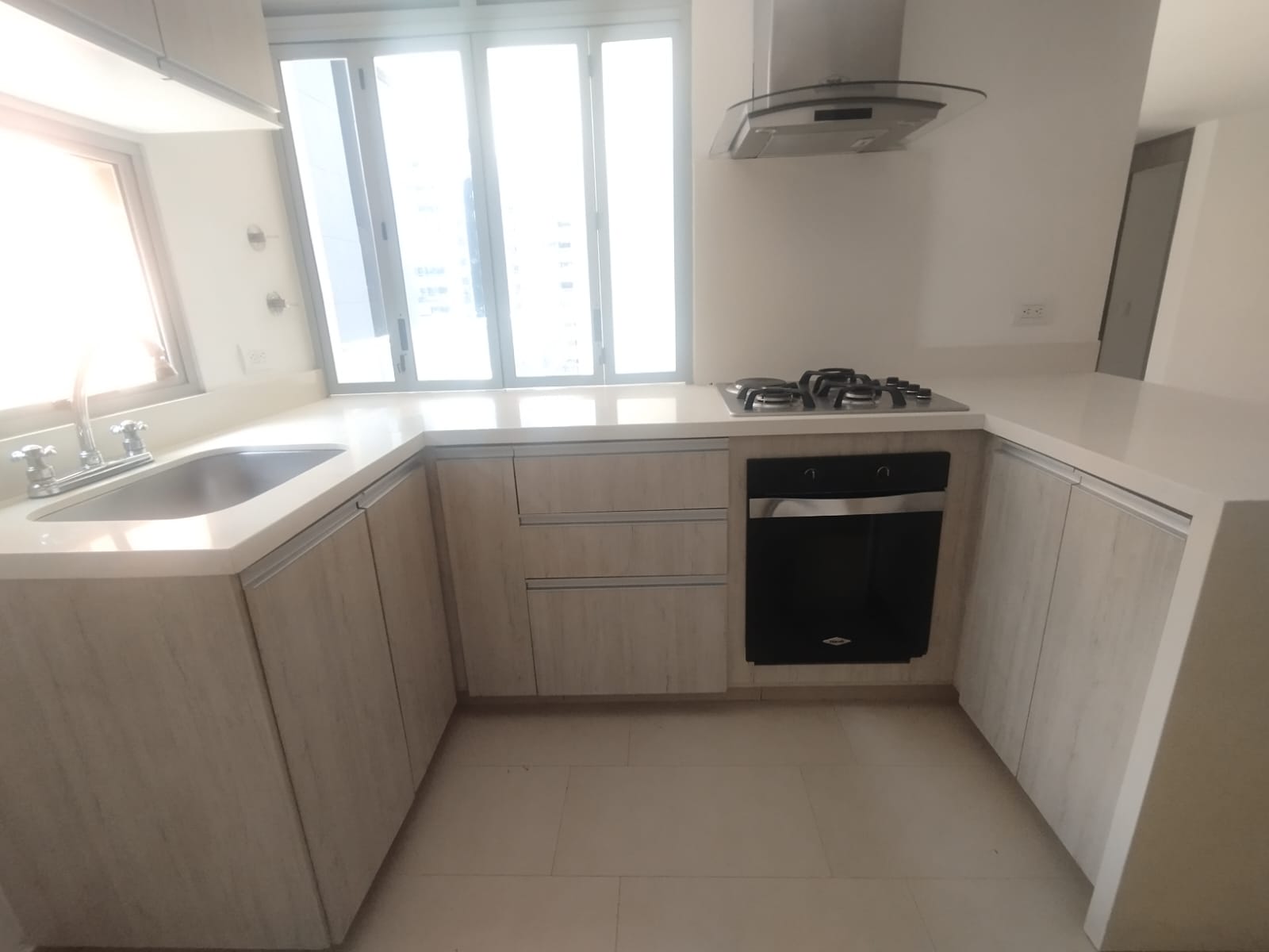 Apartamento en arriendo en Loma Del Escobero, Envigado · foto 2 de 15
