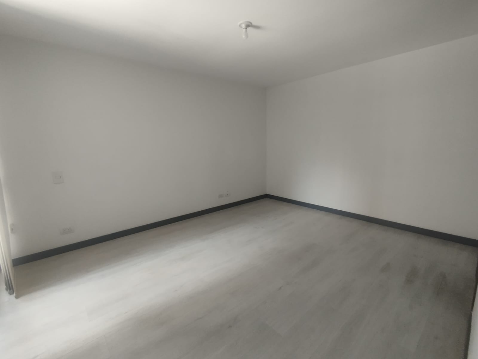 Apartamento en arriendo en Loma Del Escobero, Envigado · foto 9 de 15