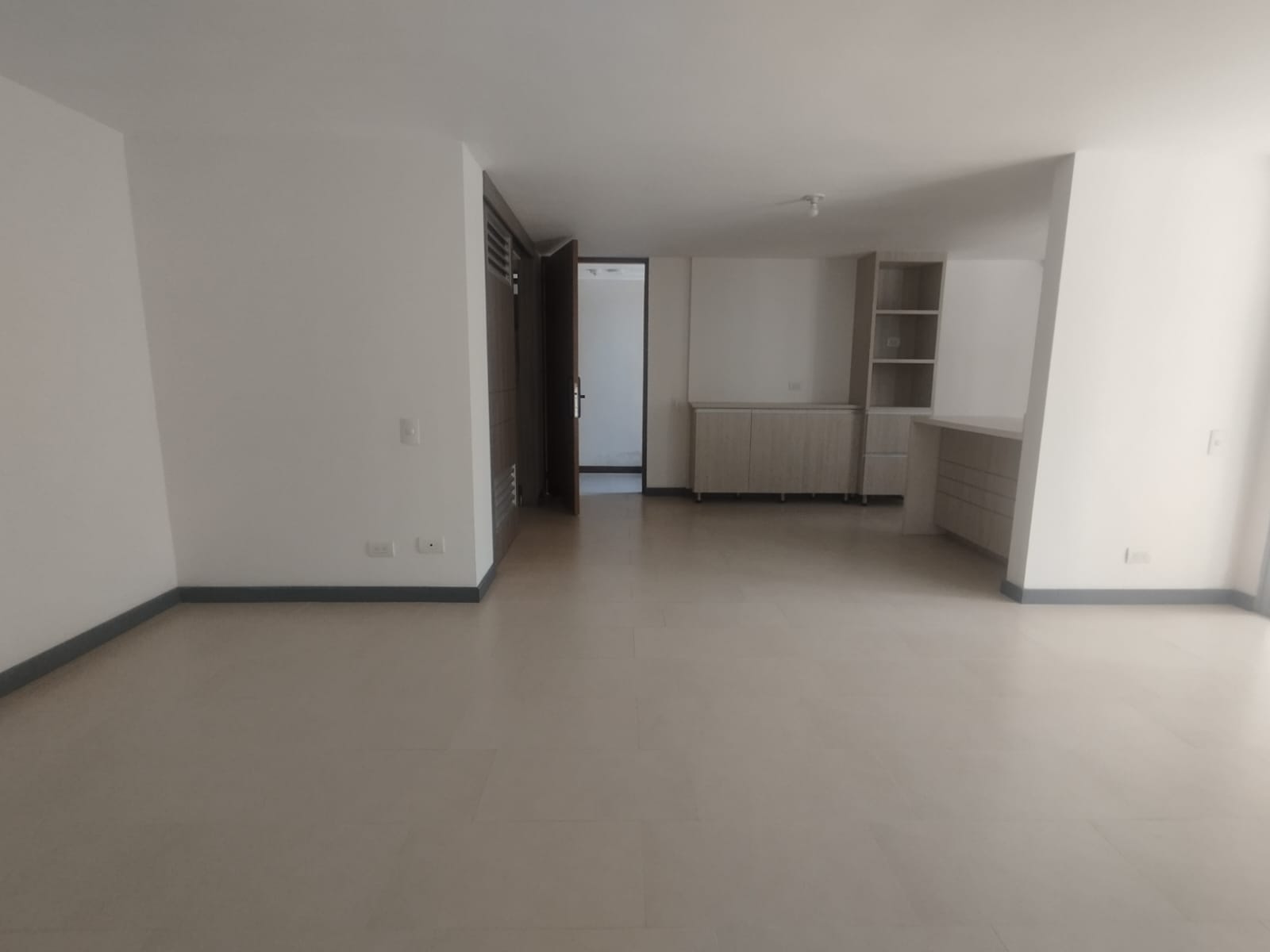 Apartamento en arriendo en Loma Del Escobero, Envigado · foto 13 de 15