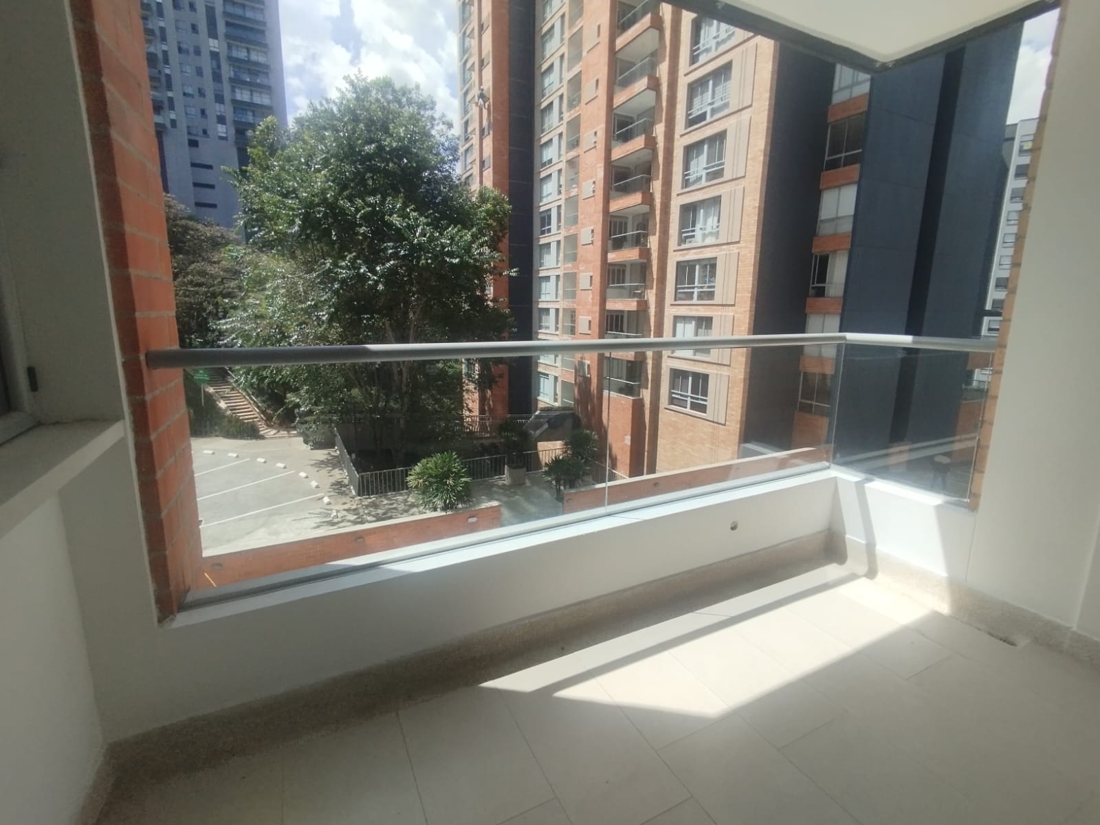 Apartamento en arriendo en Loma Del Escobero, Envigado · foto 14 de 15