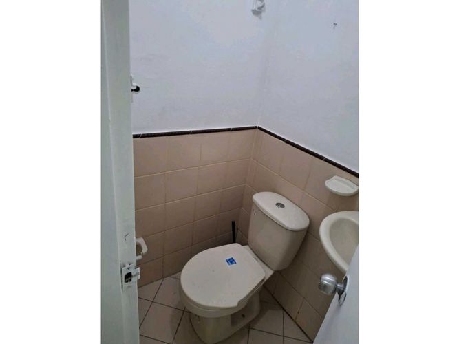 Local en arriendo en Laureles, Medellín, 17 m² · foto 2 de 5
