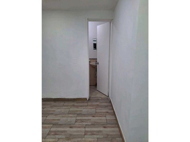 Local en arriendo en Laureles, Medellín, 17 m² · foto 4 de 5
