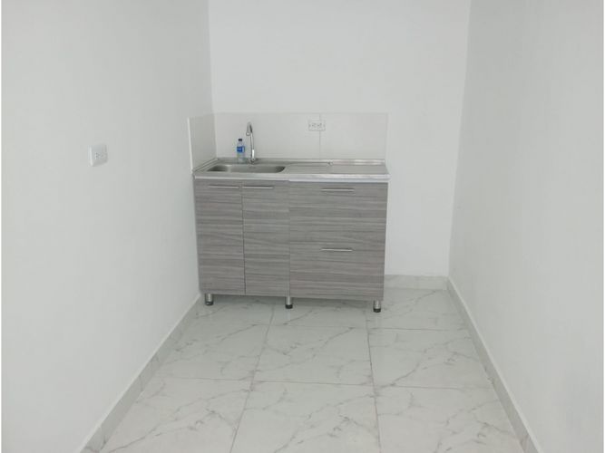 Local en arriendo en Bomboná No. 1, Medellín, 25 m² · foto 5 de 12