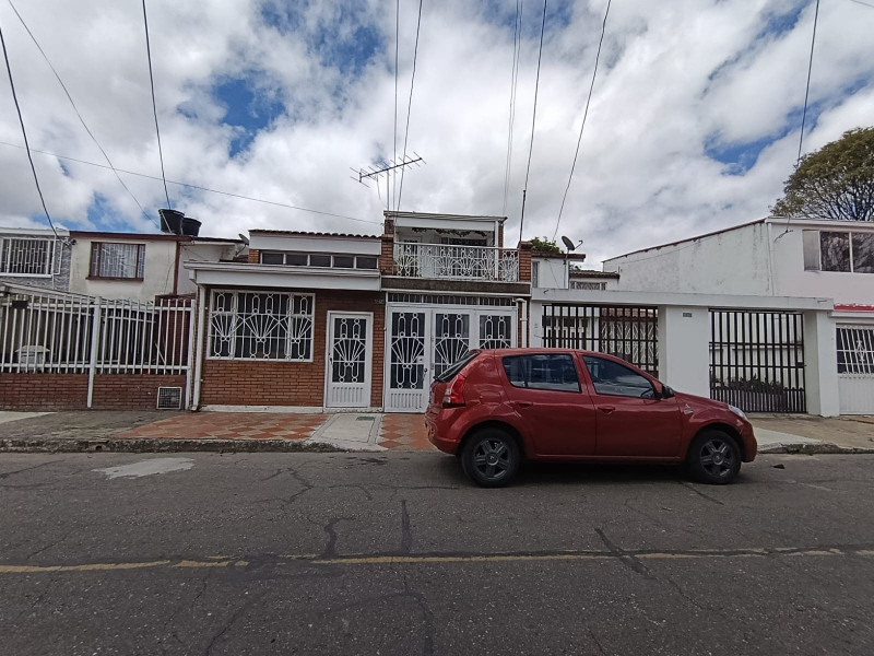 Casa en venta en Villa Claudia, Bogotá · foto 2 de 23